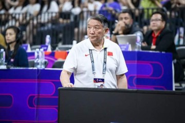 开云下载-宫鲁鸣下课谁能接手？女篮3大名宿成热门人选，3选1，最快8月上任