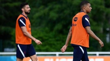 开云下载-姆巴佩：的确跟吉鲁吵过 在法国队要以大局为重